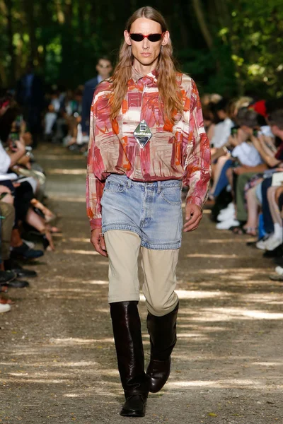 Look 13